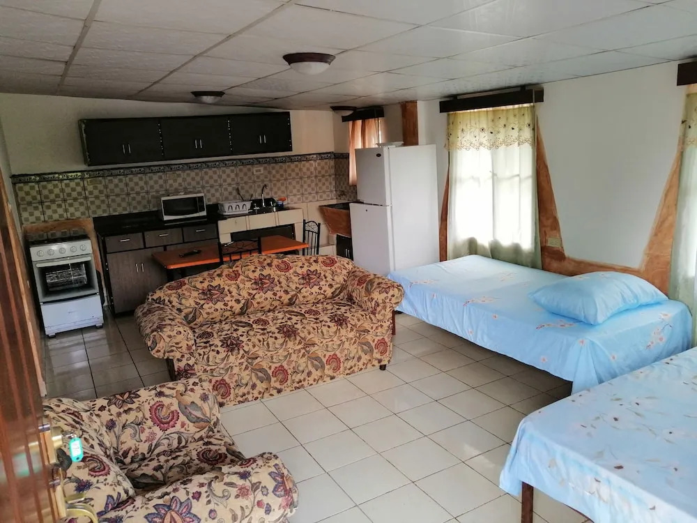 Mirla Cecilia Inn