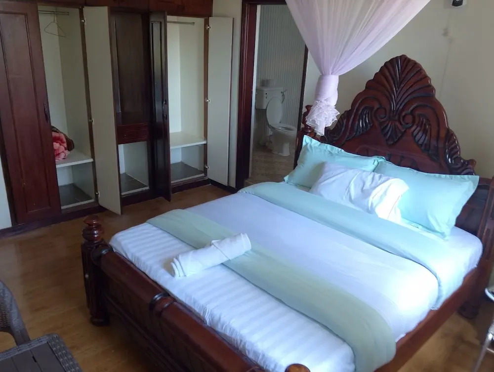 Discovery Courts Hotel