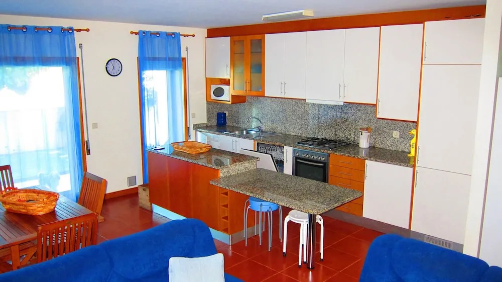 Apartment with 2 Bedrooms in Esposende, with Wonderful Mountain View, Pool Access, Enclosed Garden - 300 M From the Beach