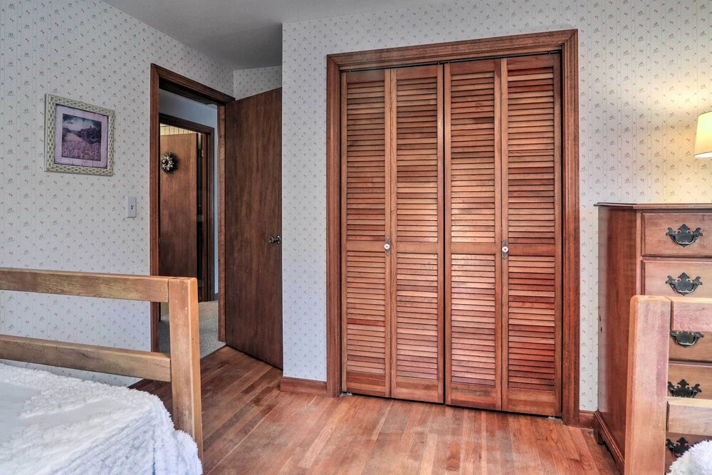 1 Mi to Beach Quiet West Dennis Escape with Sunroom