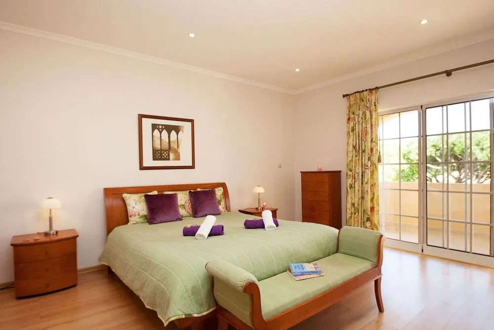 Villa Savannah - Casa de férias com piscina aquecível e BBQ no Vale do Lobo