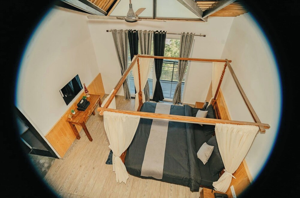 Premium Hotel Blue P-I-N-E Palace