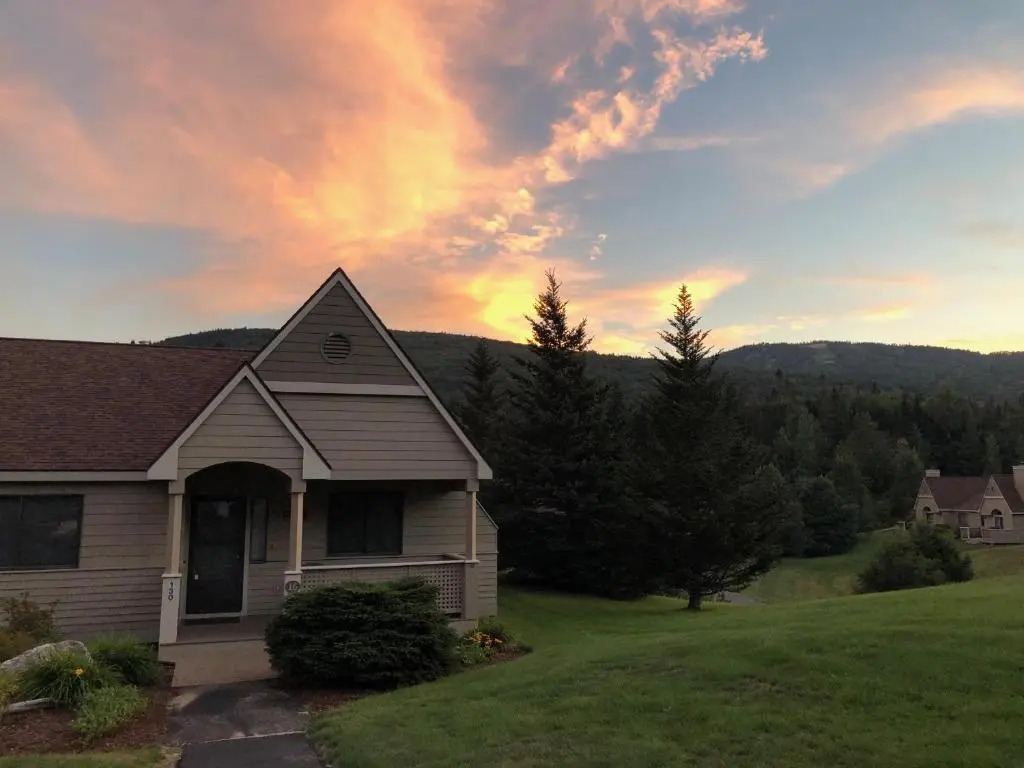 F3 Fairway Village Condo with great mountain views, 8 minute walk from Omni Mount Washington Hotel