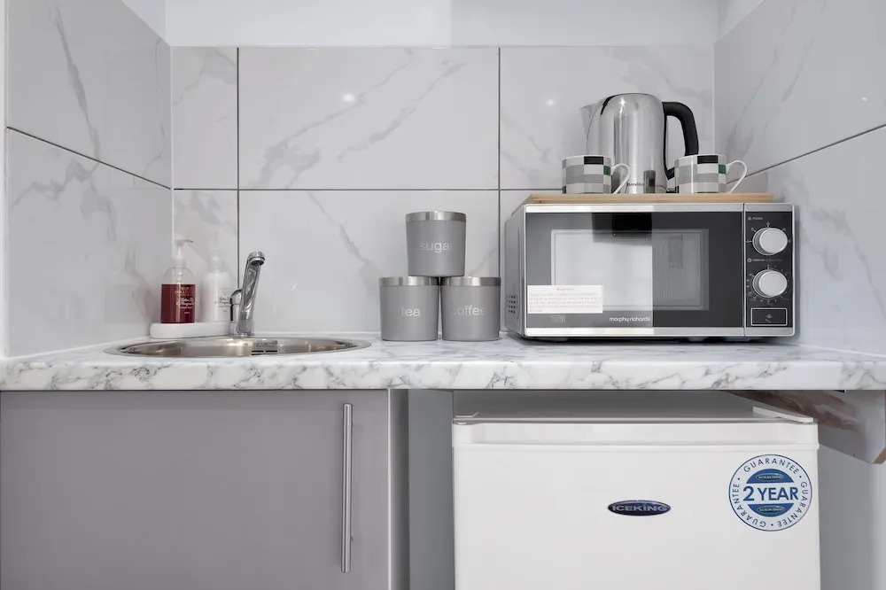 Captivating 1-bed Studio in Feltham