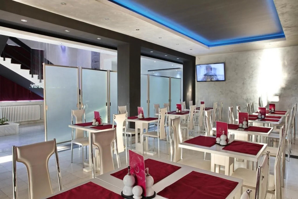 Side One Design Hotel Garni