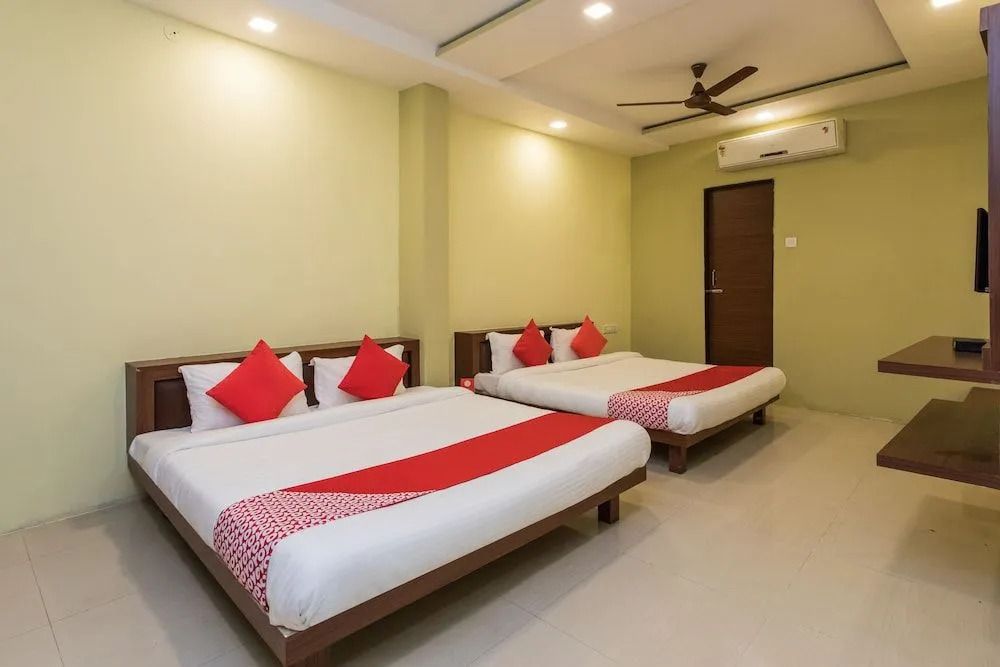 Oyo 17161 Hotel Mahalaxmi