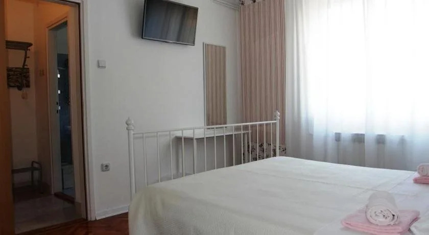 Guesthouse Ena