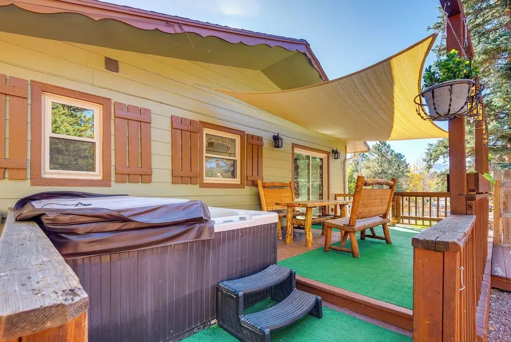 327936 Hot Tub + Mtn Views: Woodland Park Gem