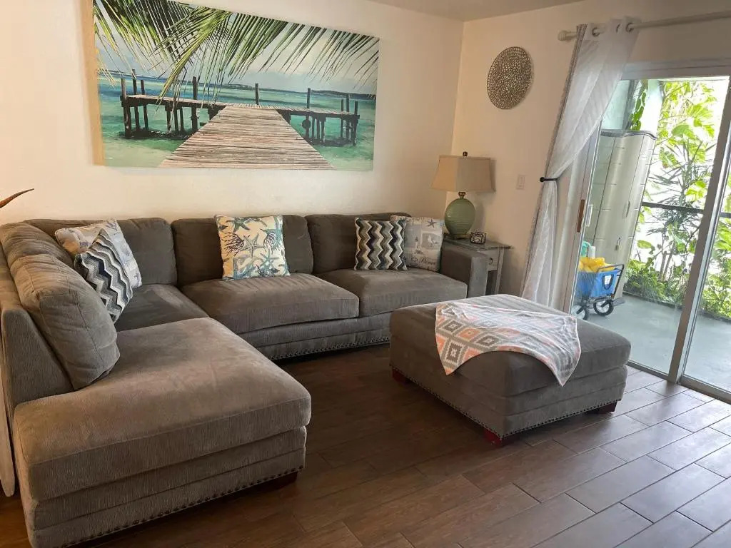 Beautiful Bright & Sparkling 2Bed 1Bath Beach Retreat - Unit 212