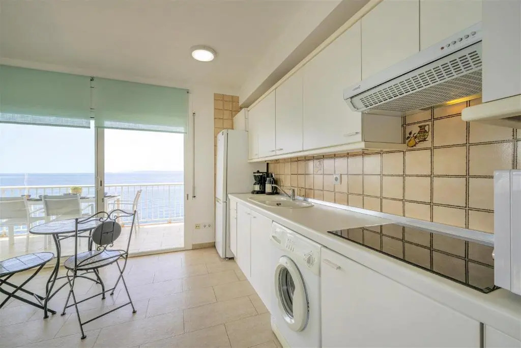 1ª línea Promocanyelles Roses - Barneda Premium