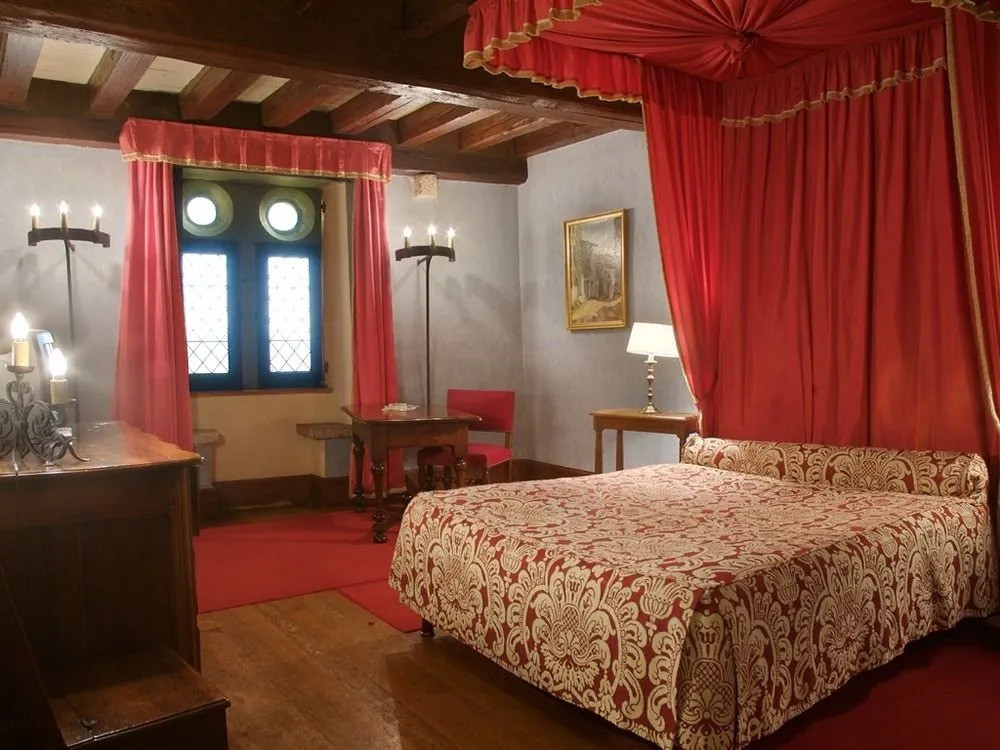 Hostellerie du Vieux Pérouges