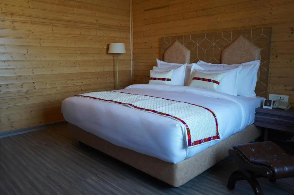 Justa Cliffend Resort & Spa, Mashobra