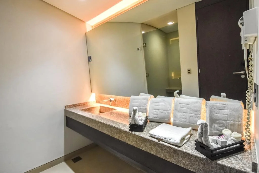 Hotel & Suites Ferri