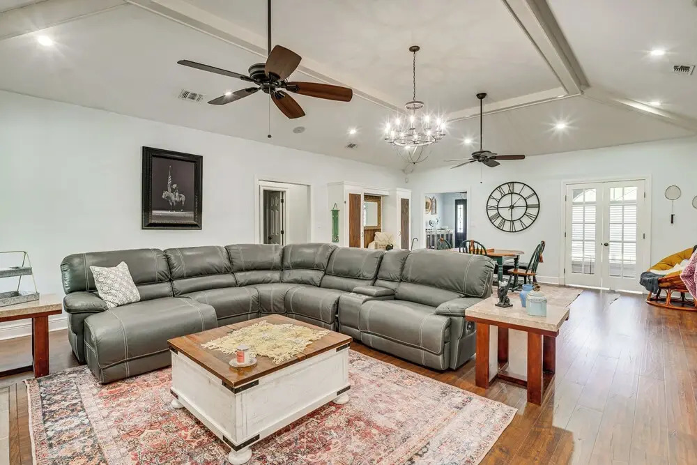 Spacious Long Beach Vacation Home w/ Patio & Grill
