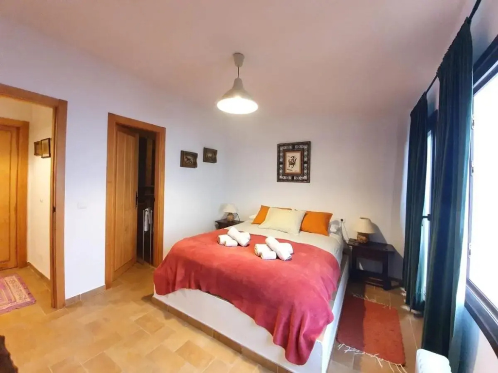 Spanish Townhouse in Spa Village/ Casa rural