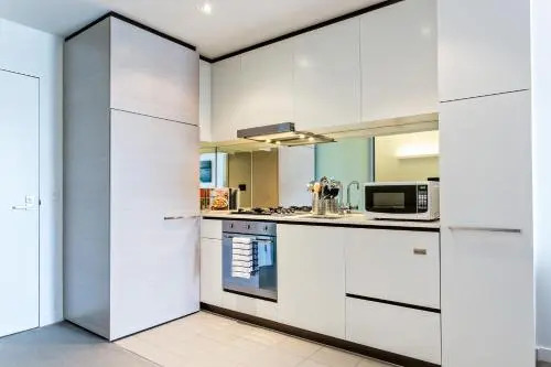 Complete Host Leopold Apartments