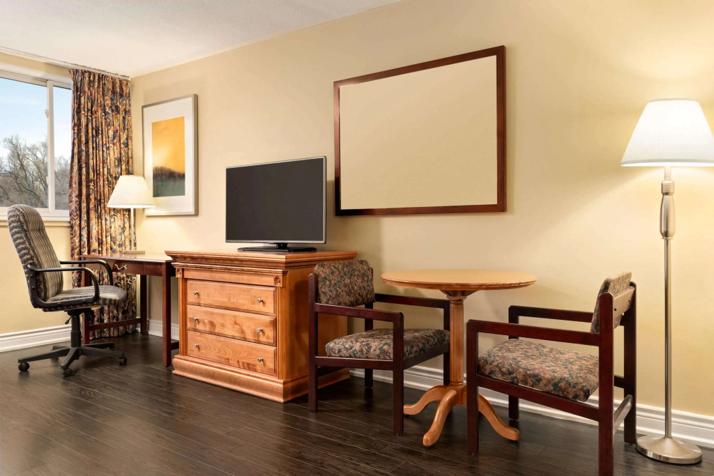Travelodge by Wyndham Richmond Hill