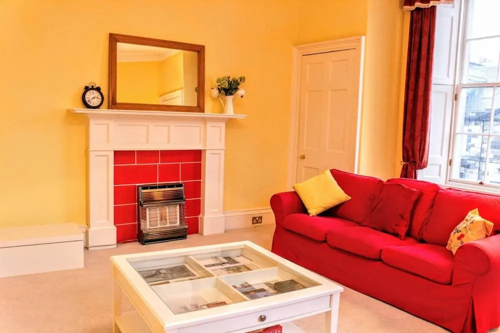 2 Bedroom Flat In The Central New Town