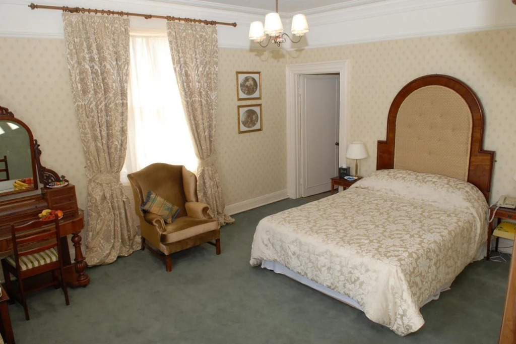 The Harbourview Hotel