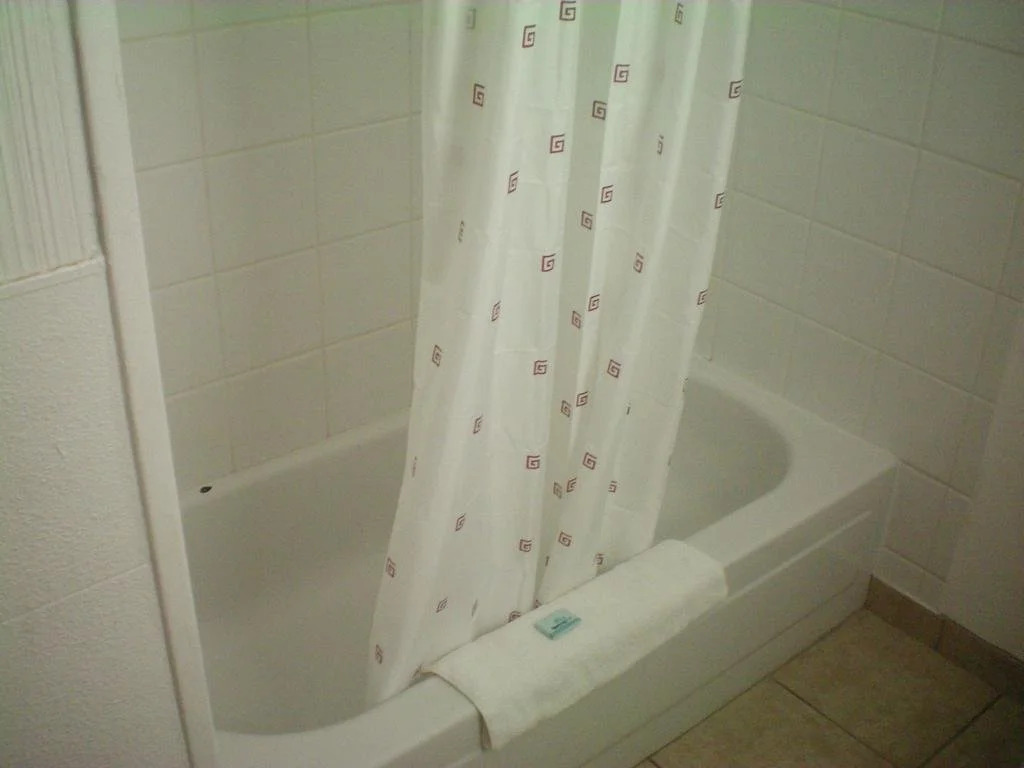 Chalet Motel - Affordable Stay in Central Bend