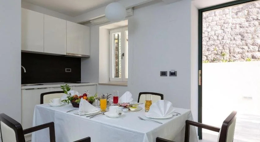 Lafodia Apartments