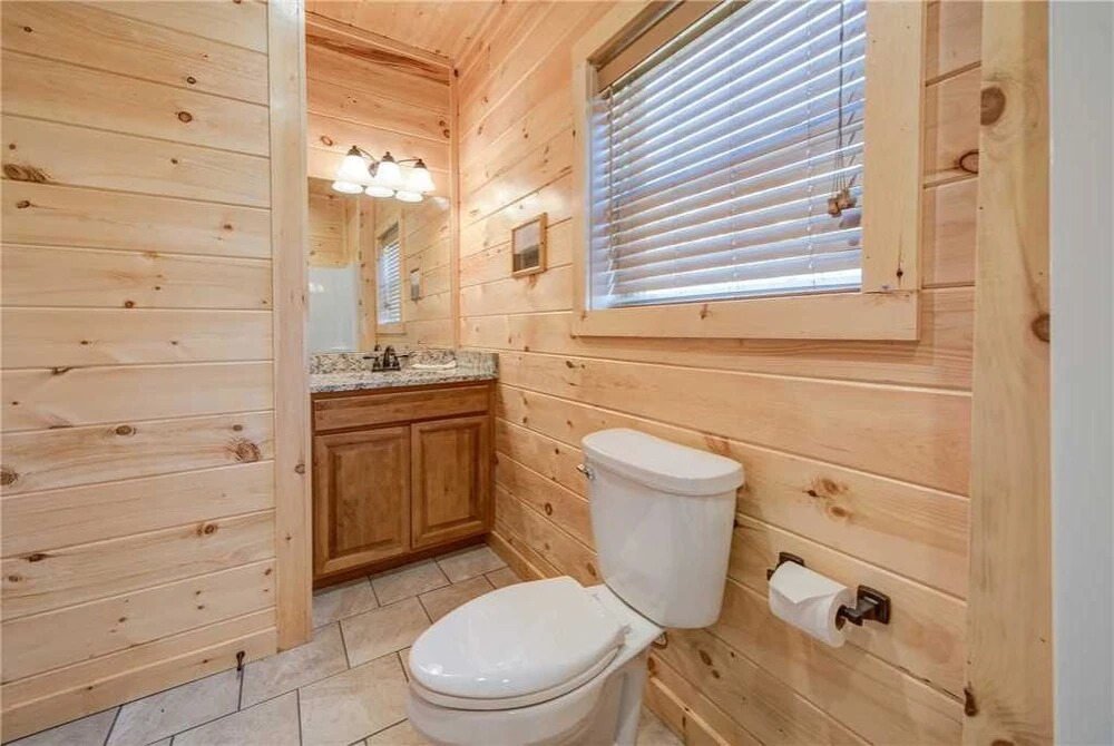 Damrons Dream 5 Bedroom Mountain View Home with Hot Tub