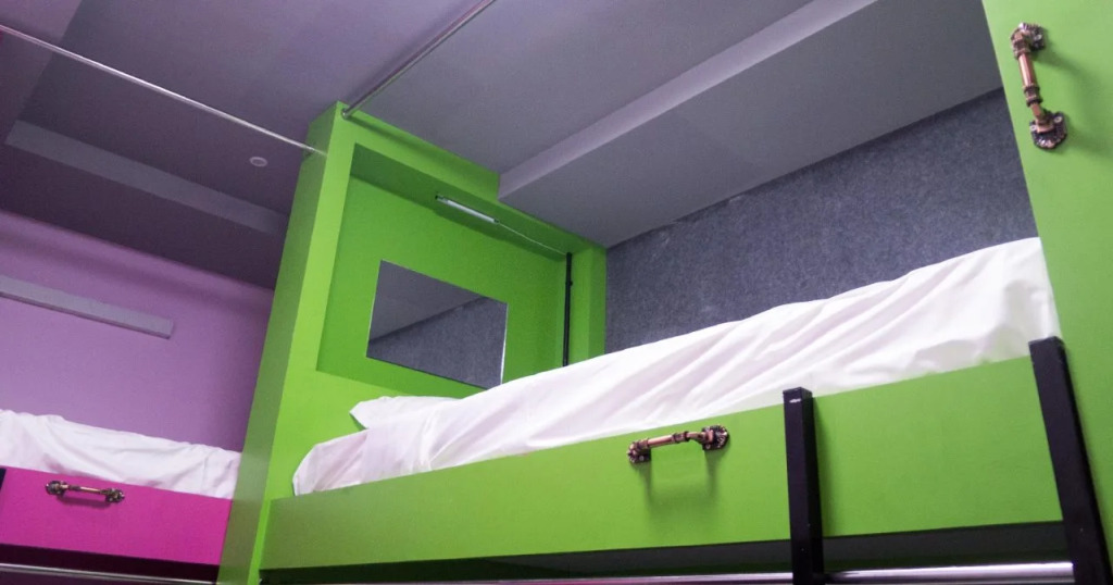 Color Creative Hotel - Hostel