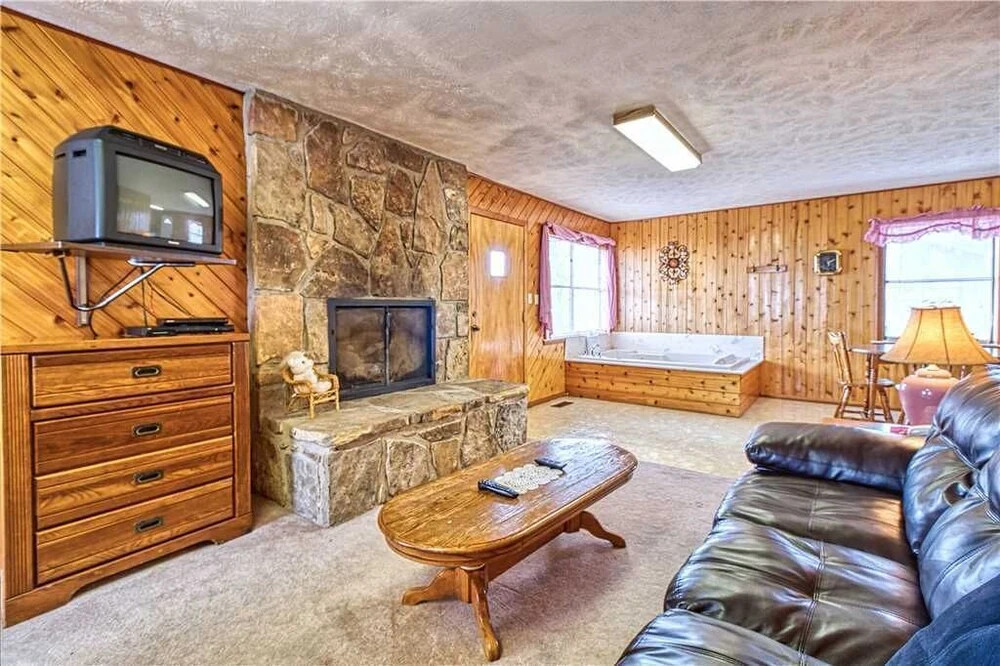 LeConte View 2 - One Bedroom Cabin