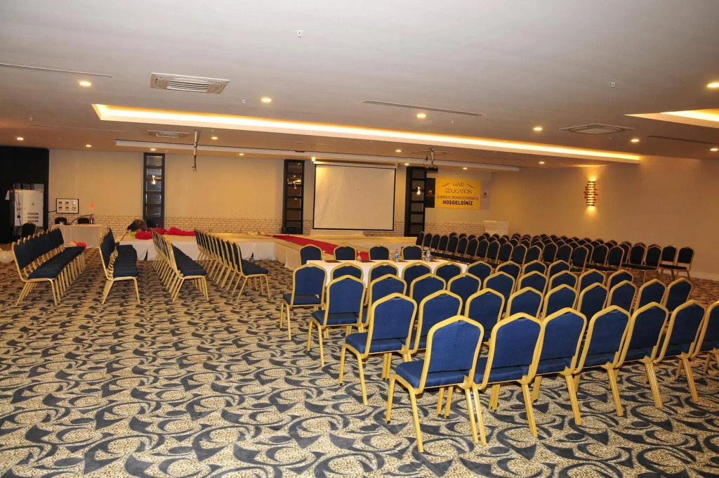 Port River Hotel & Spa
