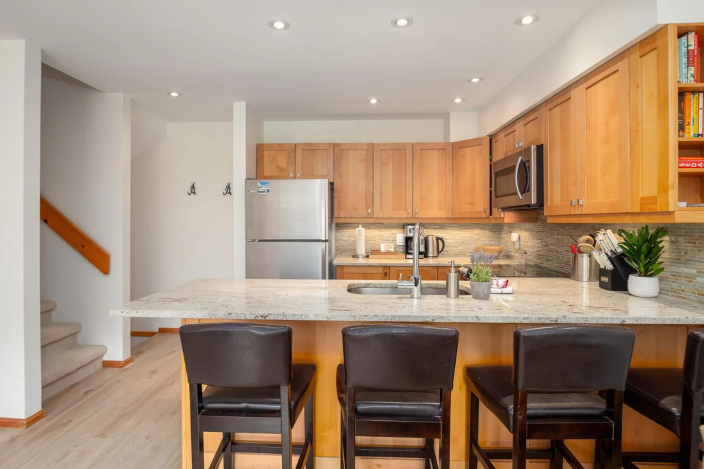 Ski In Ski Out 3BR Townhome in Creekside by Harmony Whistler