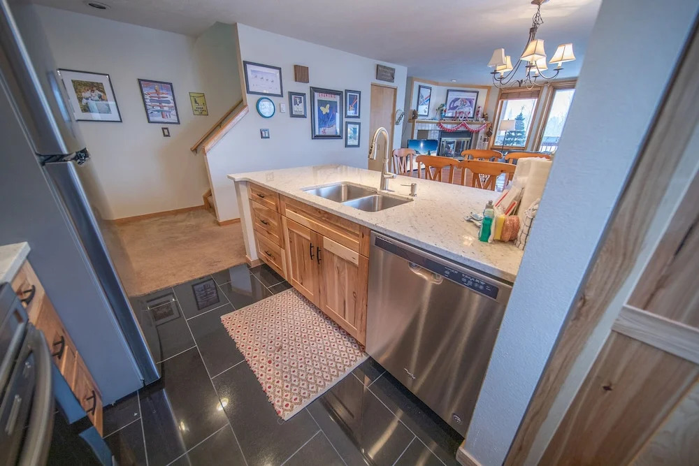 Liftside 309 by SummitCove Vacation Lodging