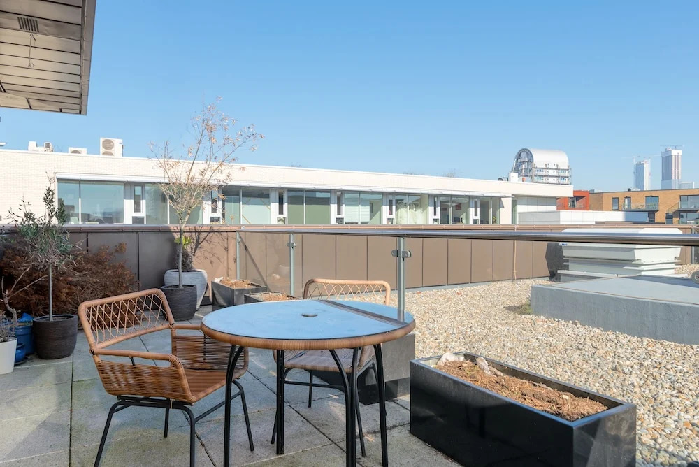 Lovely Studio Flat w/ Terrace in Southeast London