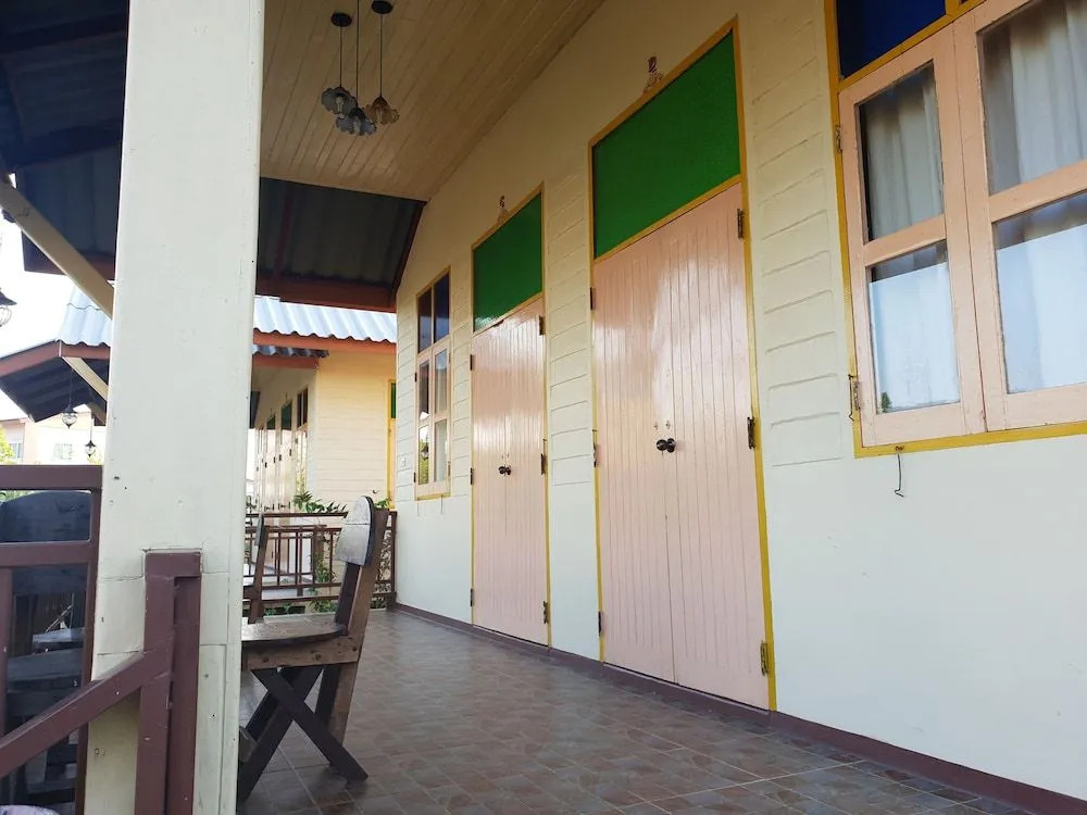 Benjapirom Private House