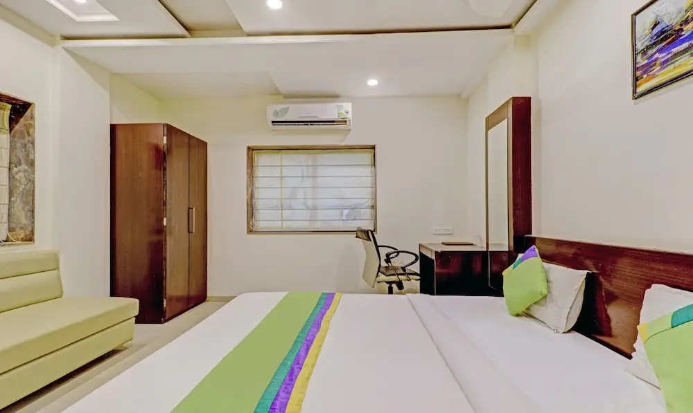 Loharkar Hotel