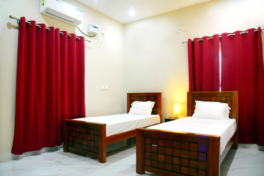 Sri Apartment 2BHK For Familys Couples Parking A2