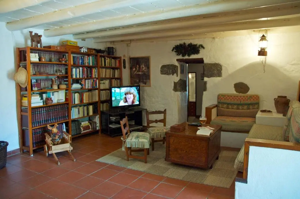 La Casa del Moral by I N Z U L A E