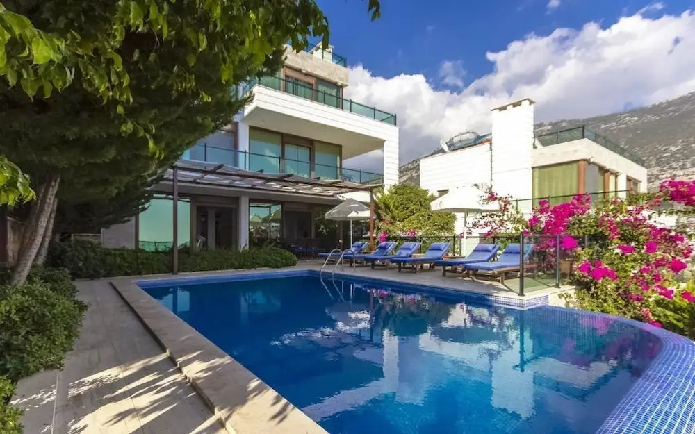 Villa West 2