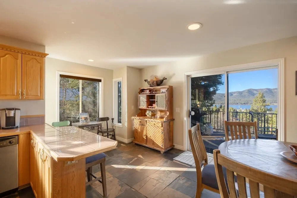 23 - Big Bear Lakeview Lodge 3 Bedroom Home