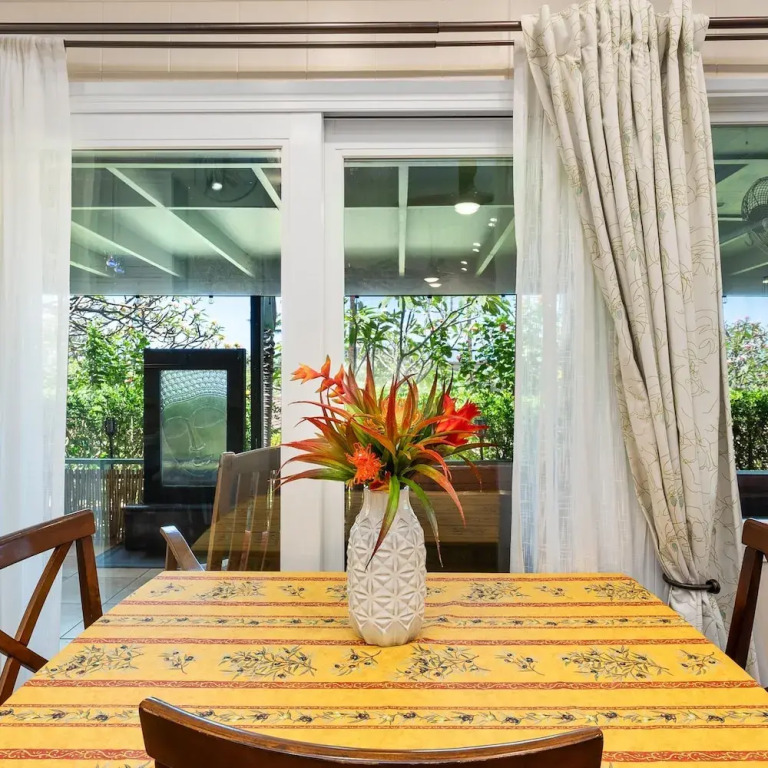 International Colony Club 22