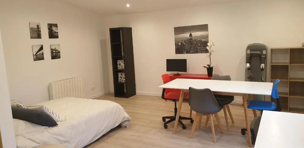 Adorable Studio 25m² Tres Calme Avec Parking (Adults Only)