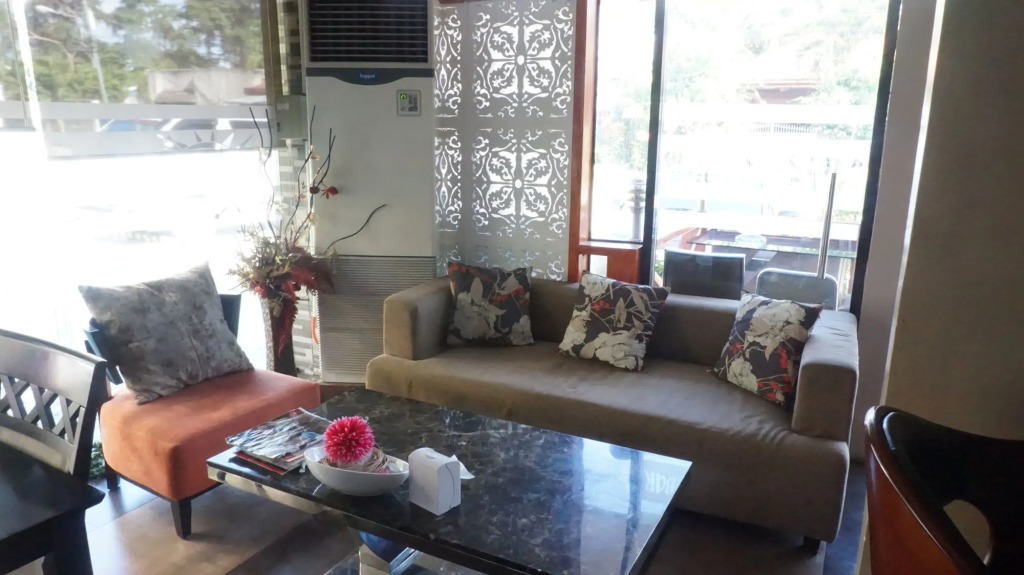 Zanrock MicroHotel