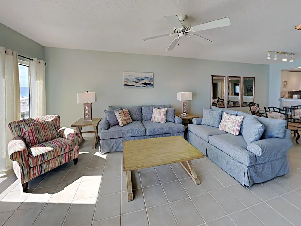Emerald Isle Pensacola Beach by Southern Vacation Rentals