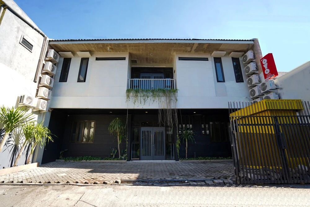 Claudya Residence by OYO Rooms