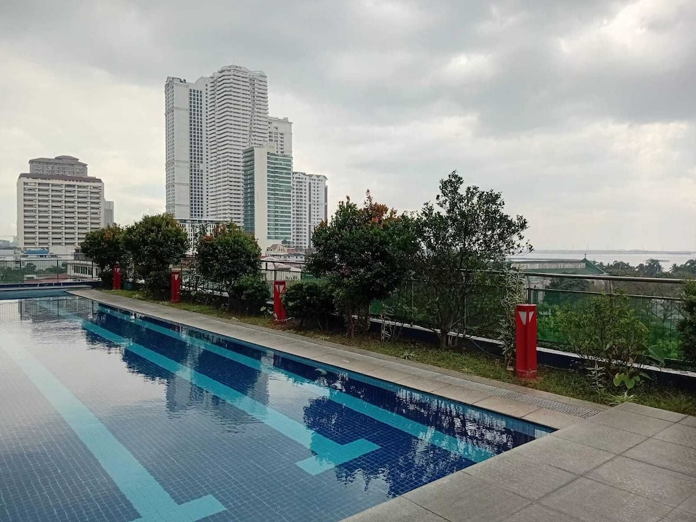 Manila Bay View Mansion Malate by Carnivale Inn