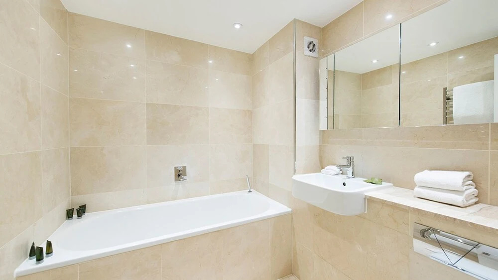 Sleek, Stylish 2BR Home in Shoreditch