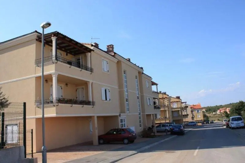 Apartment Latica