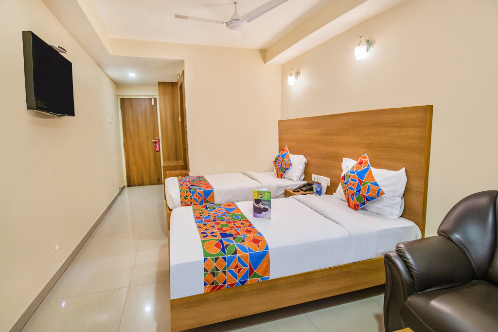 FabHotel Jansi Deluxe - Nr Gandhipuram Bus stand