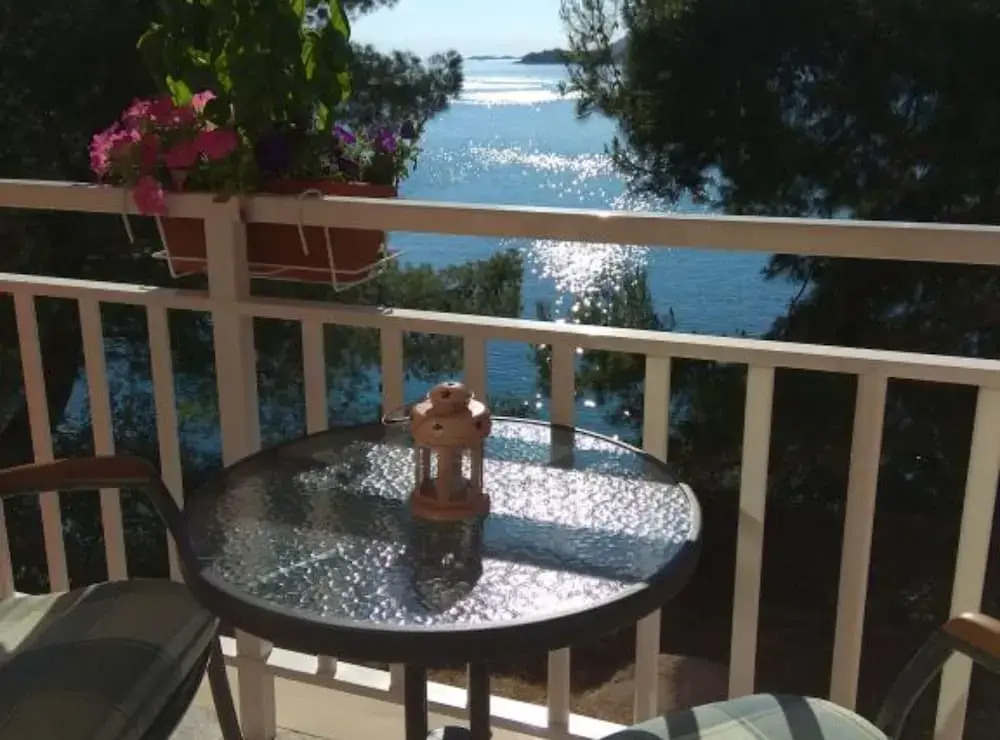 Seafront Charming Apartments Kosirina