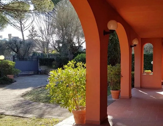 Villa Degli Archi