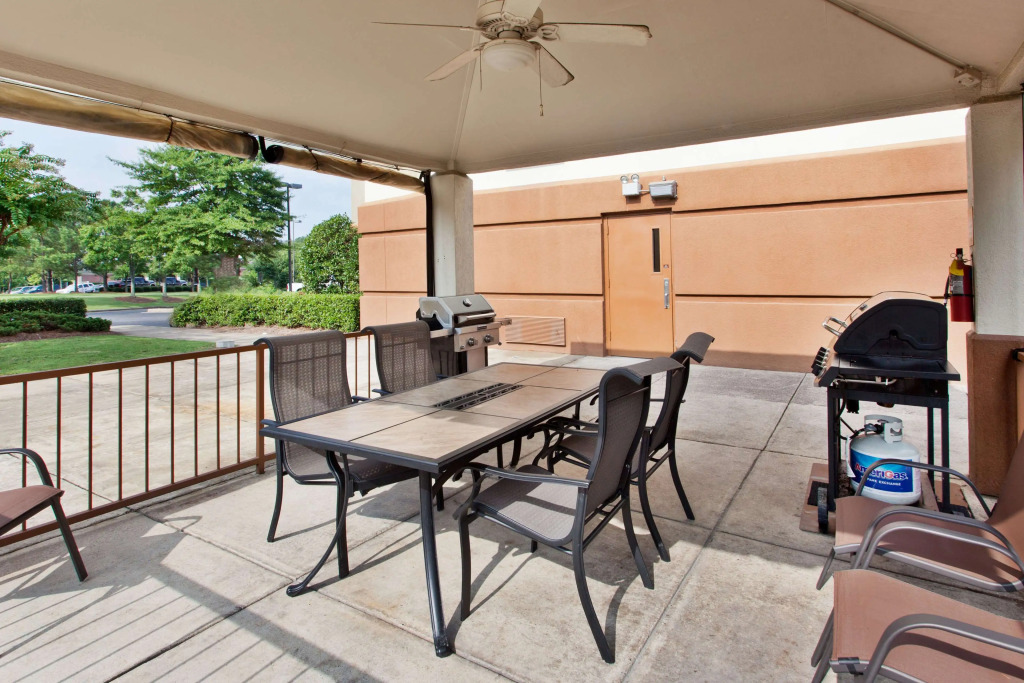 Sonesta Simply Suites Birmingham Hoover